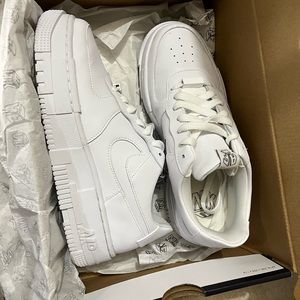 Perfect condition nike pixel 1